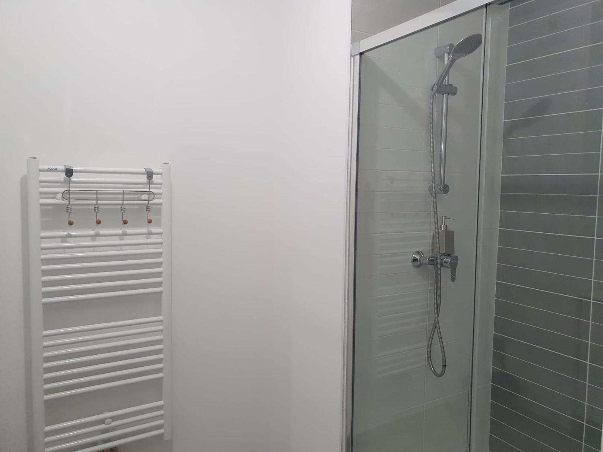 Appartement A Floirac Avec 2 Chambres, Un Parking Prive, Une Terrasse, A 5 Minutes En Voiture De L'Arkea Arena De Bordeaux المظهر الخارجي الصورة